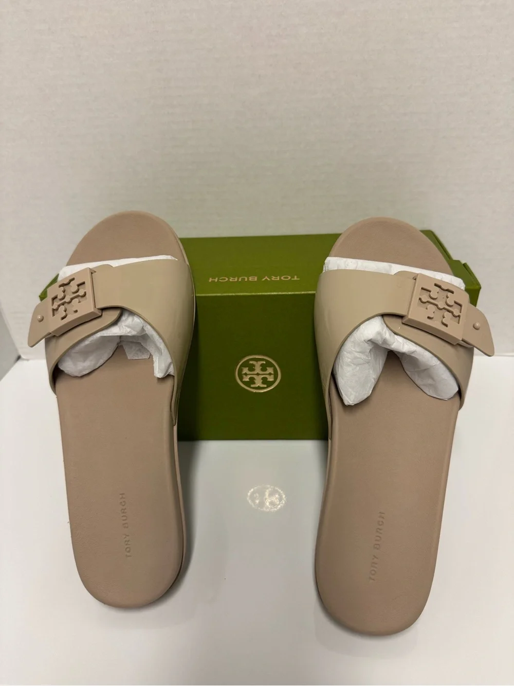 Tory Burch Mellow Buckle Stone Grey Patent Slide with Logo Buckle Size 9
